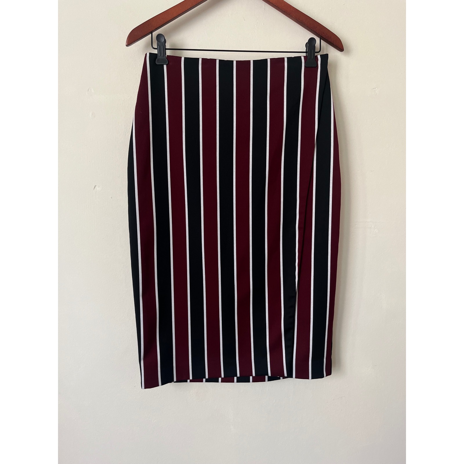 New York & Company 7th Avenue Striped Pencil Skirt Burgundy Black White Size 6